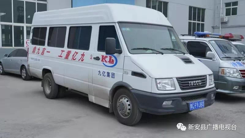 為神鷹救援隊捐贈車(chē)輛.JPG